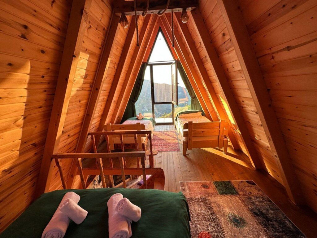 كوخ ايدر على الجبل 