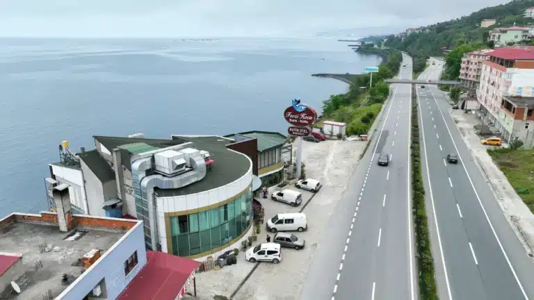 المبنى الساحلي لفندق Fevzi Hoca Hotel