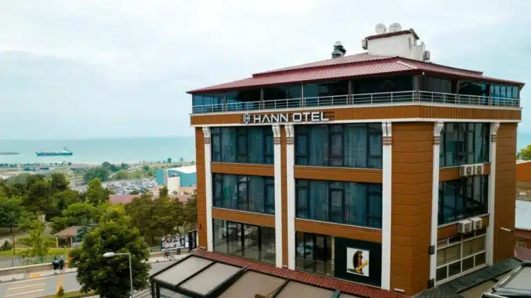 فندق هان طرابزون HANN OTEL | الغرف والأجنحة قرب فرابي — صورة 1 من غرف الفندق أو مرافقه