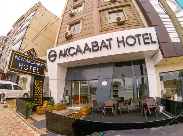 واجهة New Akçaabat Hotel في يايلاجك أكشابات