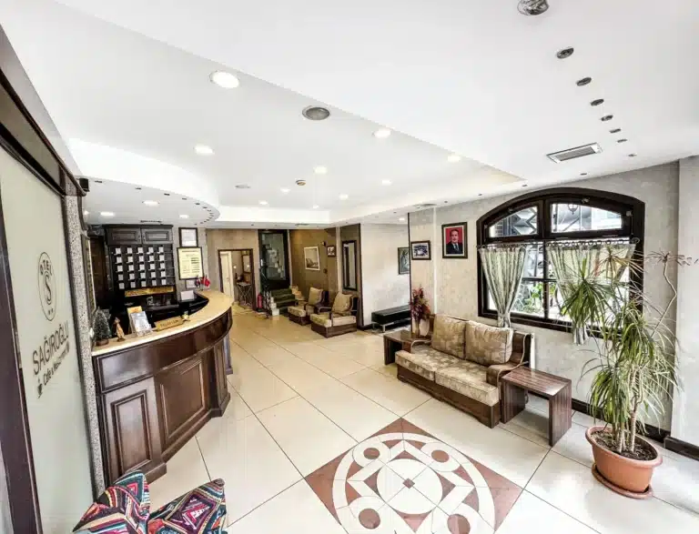 فندق ساغير أوغلو طرابزون Sağıroğlu Otel | الغرف قرب الميدان — صورة 2 من غرف الفندق أو مرافقه