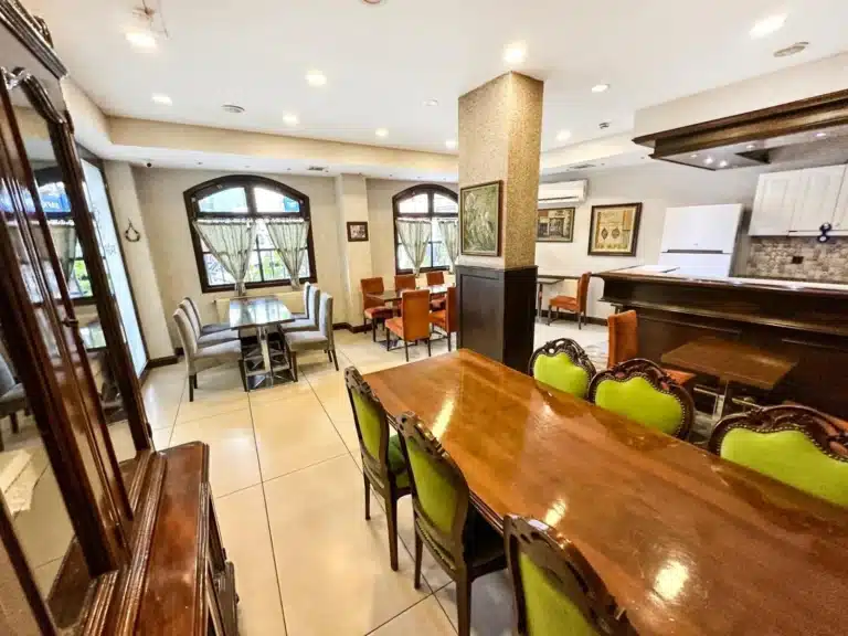 فندق ساغير أوغلو طرابزون Sağıroğlu Otel | الغرف قرب الميدان — صورة 3 من غرف الفندق أو مرافقه