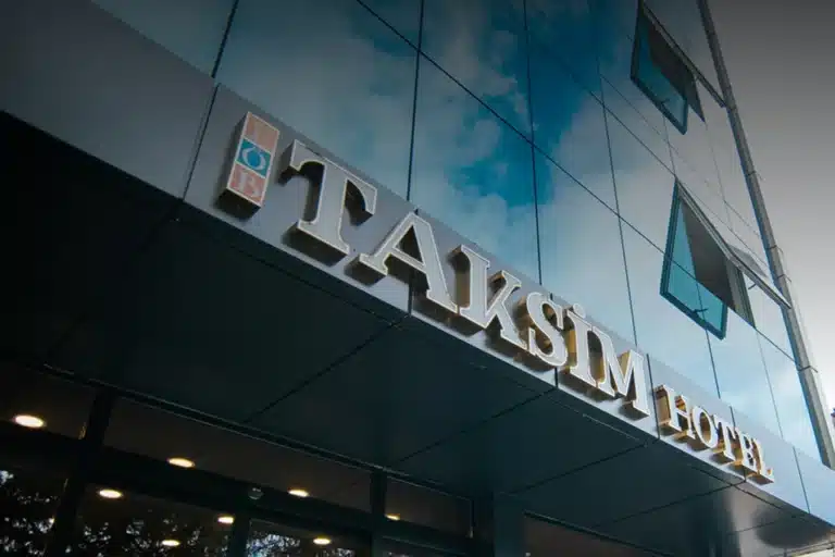 واجهة مبنى EÖB Taksim Hotel وسط طرابزون